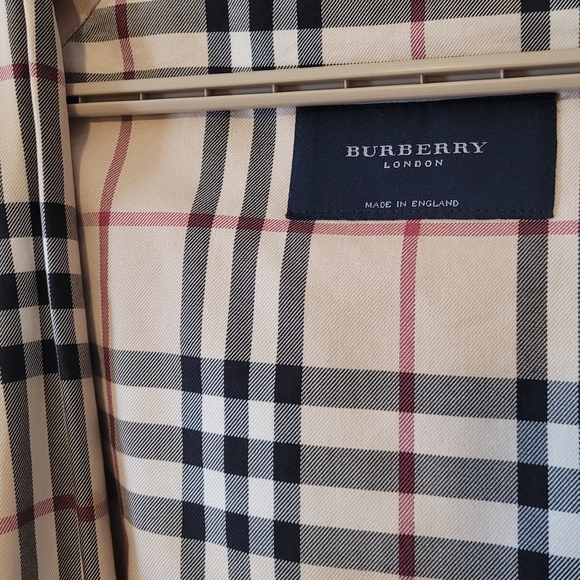 Burberry Waterproof coat - Picture 2 of 4